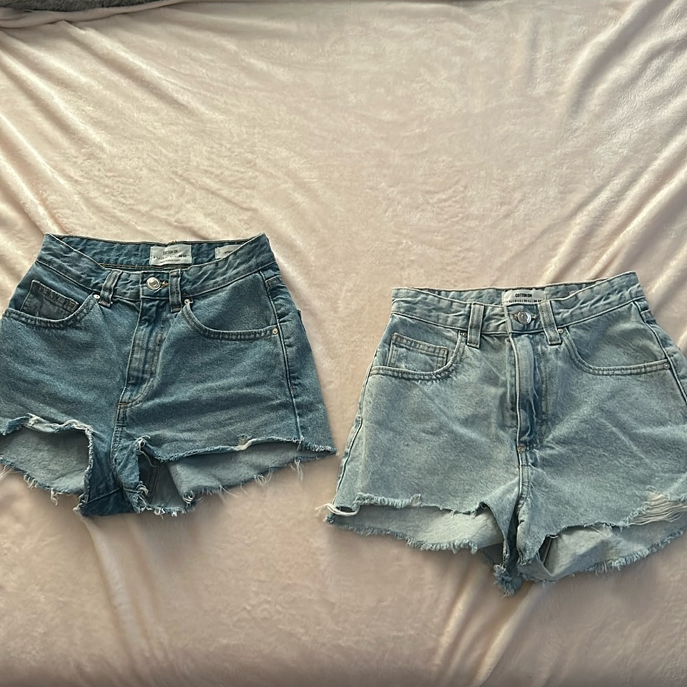 Cotton on high rise mom jeans shorts. Size 2.